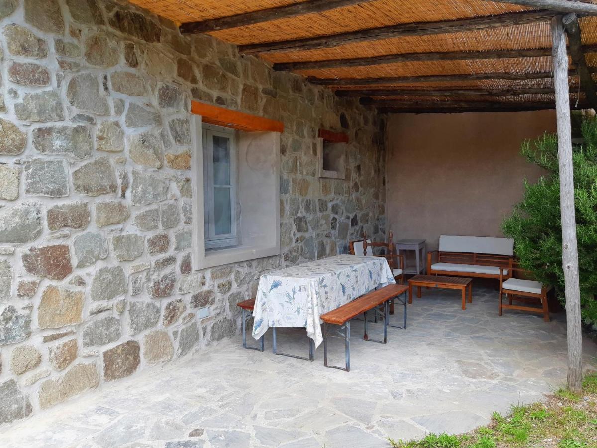 Agriturismo Di Charme E Ristorante Stallato Il Filo Di Paglia Carro Exterior photo